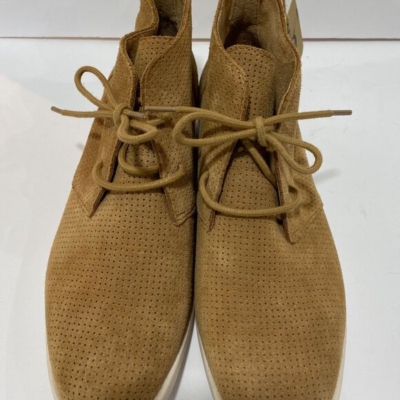 Born Tan Perforated Suede Lace-Up Ankle Boots W/ Size 7.5M Durable Rubber Soul - Picture 3 of 10